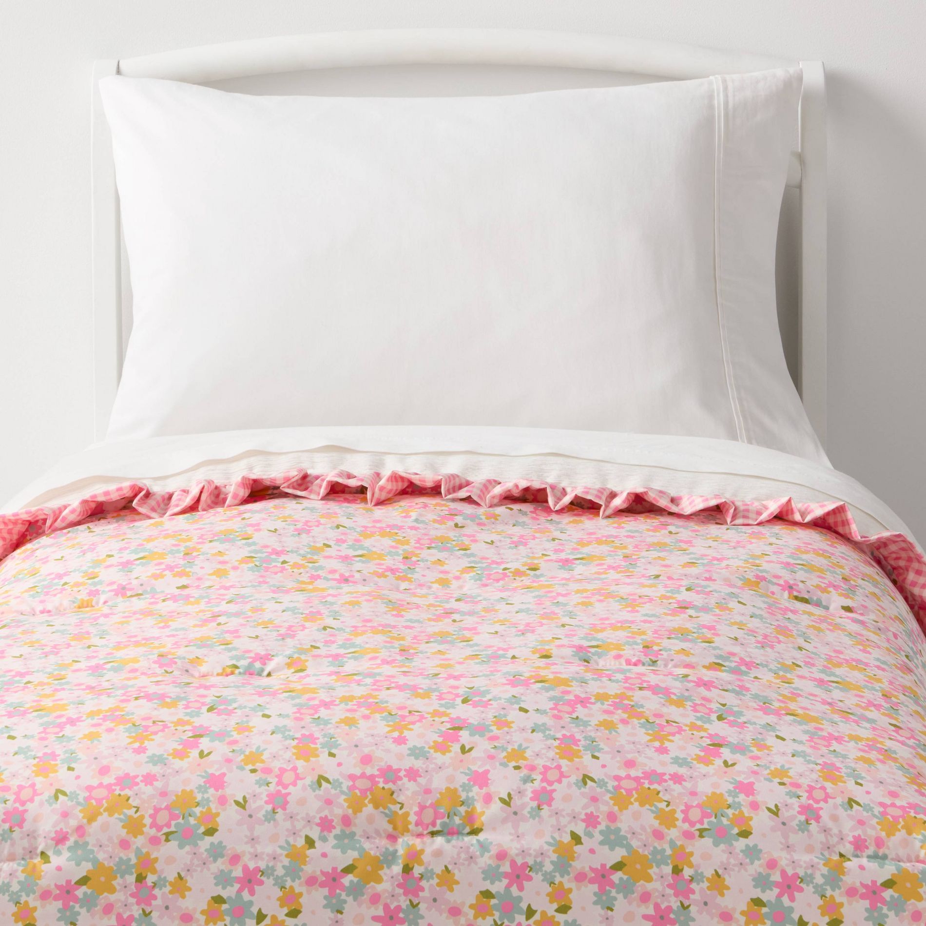 Toddler Crinkle Bow Gingham Floral Kids' Comforter - Pillowfort™