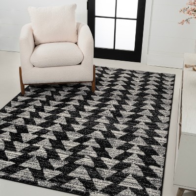 Aisha Moroccan Triangle Geometric Indoor Area Rug - JONATHAN Y