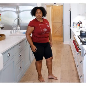 Absolute Support Women’s 20–30mmHg Firm Graduated Compression Shorts – Circulation, Varicose Veins & Swelling Relief, A819 - 1 of 4