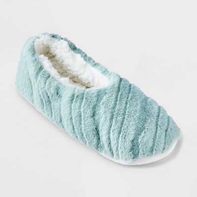 Image of Women's Diagonal Striped Textured Faux Fur Cozy Pull-On Slipper Socks with Grippers - Green S/M