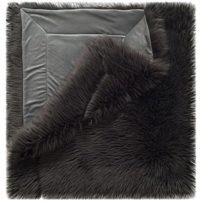 Luxurious Gray Faux Fur Throw Blanket with Poly-Suede Backing