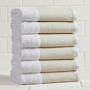 Ultra-Soft Cotton and Modern Linen-Like Border Bath Towels - Great Bay Home - 1 of 4