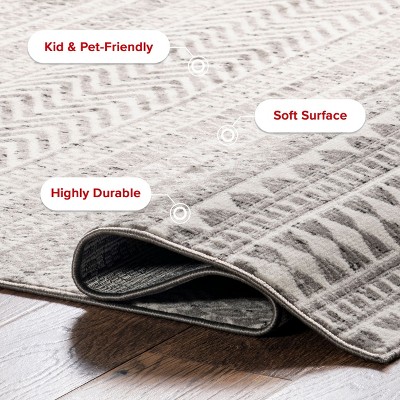 Gray Geometric Patterned 8' x 10' Synthetic Area Rug