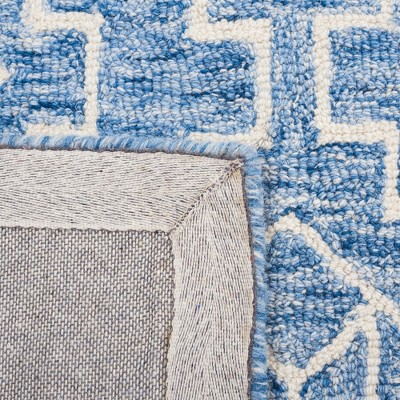 Ivory and Blue Hand-Tufted Wool Area Rug, 3' x 5'