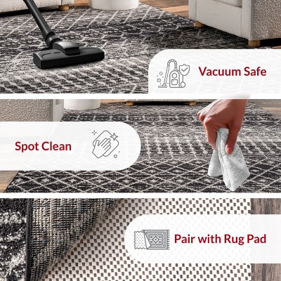 Handmade 6' Black Geometric Synthetic Square Area Rug