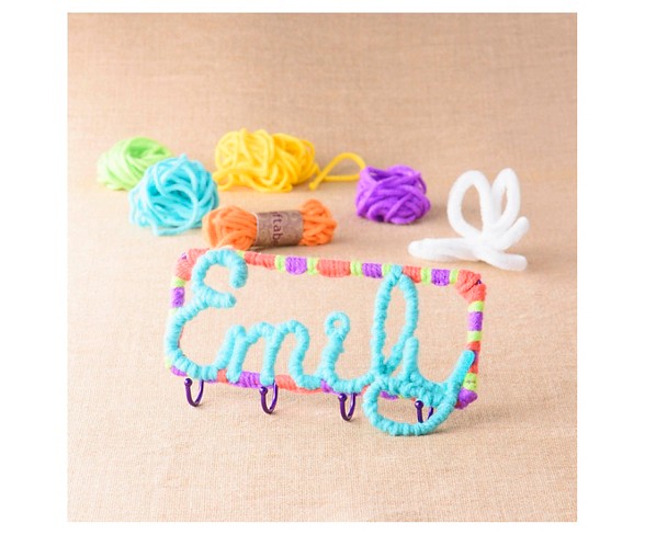 Craftabelle Yarn-Wrapped Word Art