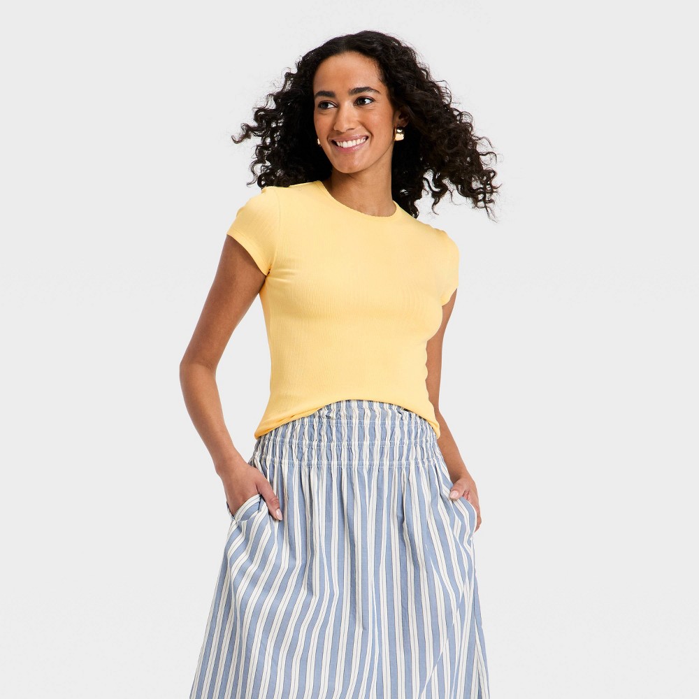 Women's Short Sleeve Ribbed T-Shirt - Universal Thread™ Yellow XS