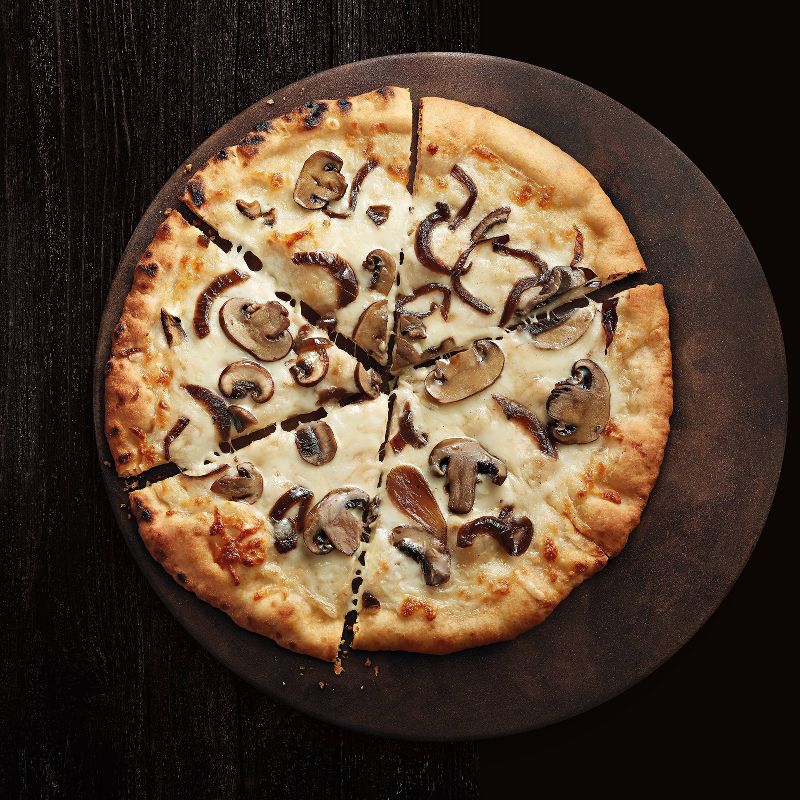 Signature Wood-Fired Mushroom &#38; Caramelized Red Onion Frozen Pizza - 15.5oz - Good &#38; Gather&#8482;, 3 of 5
