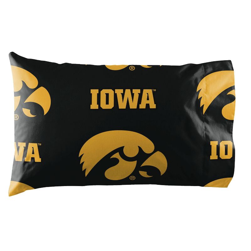 NCAA Iowa Hawkeyes Rotary Bed Set, 3 of 4