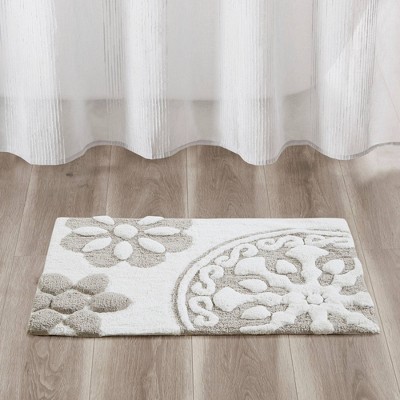 Gray and White Cotton Tufted Medallion Bath Rug 20" x 30"
