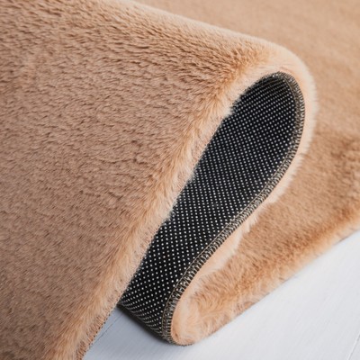 Ivory 5' x 7' Synthetic Fur Washable Area Rug