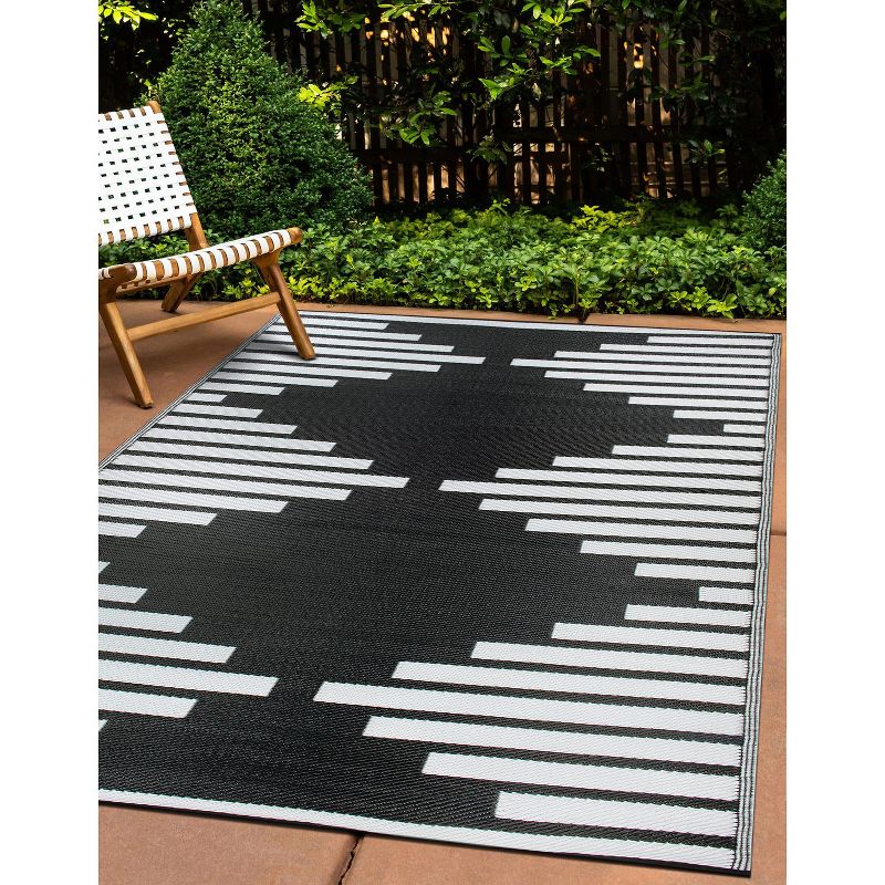 World Rug Gallery Bohemian Stripe Diamond Reversible Recycled Plastic Outdoor Rugs, 2 of 12