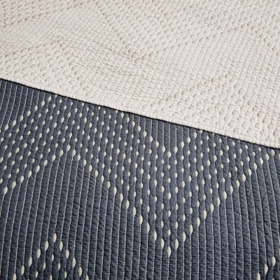 Full Gray Cotton Reversible Chevron Quilt Set
