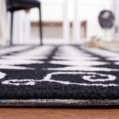 Chelsea 3' x 3' Black and Ivory Wool Hand-Hooked Square Rug