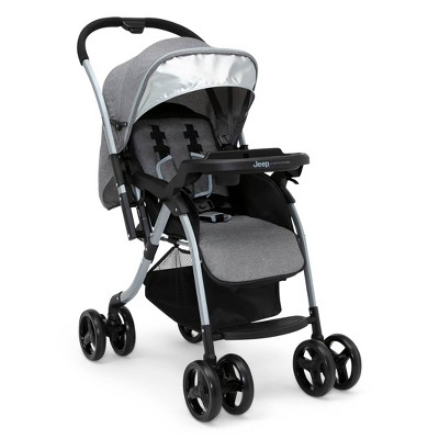 Front and rear outlet facing stroller