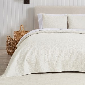 Great Bay Home Pinsonic Medallion Reversible Quilt Set With Shams - 1 of 4