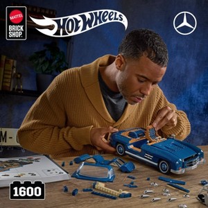 Mattel Brick Shop Hot Wheels Mercedes-Benz 300 SL Building Toy Kit 1600pcs for Collectors - 1 of 4