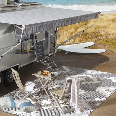 Sumak Gray and White Geometric Outdoor Area Rug