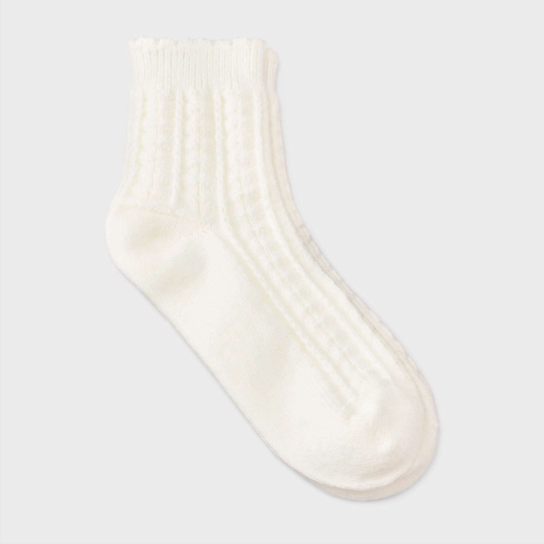 Women's Scalloped Edge Pointelle Super Soft Short Crew Boot Socks - Auden™ 4-10