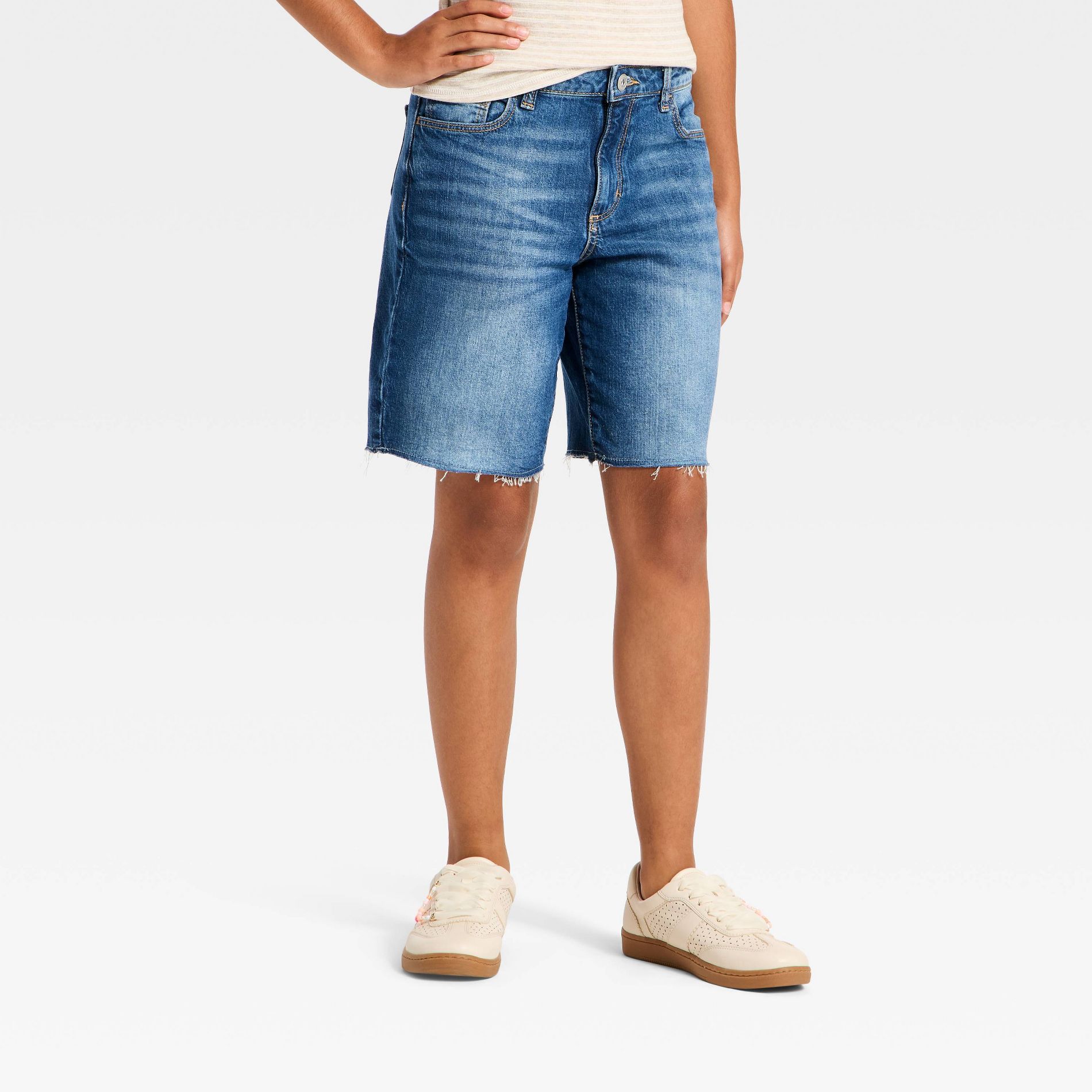 Girls' Mid-Rise Loose Fit Denim Shorts - art class™