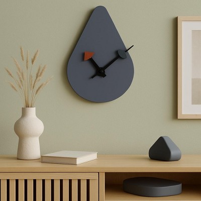 LeisureMod Manchester Modern Silent Non-Ticking Decorative Wall Clock with Rain Drop Design, Battery Operated for Living Room or Office