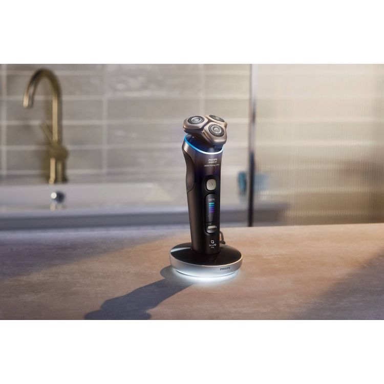 Philips Norelco Prestige Ultra i9000 Electric Shaver, 4 of 9