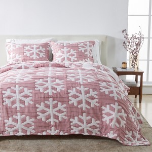 Snowflake Reversible Matelass Quilt Set with Shams - Great Bay Home - 1 of 4