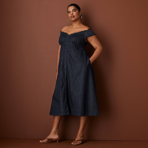 Vestido largo de mezclilla sin mangas con botones y hombros descubiertos para mujer - Rosie Assoulin x Target lavado oscuro 3