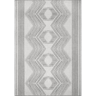 nuLOOM Rayna Geometric Stain Resistant High Traffic Outdoor Area Rug
