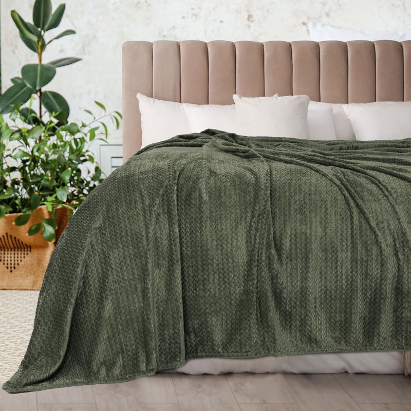 1 Pc Twin Polyester Flannel Fleece Bed Blankets Army Green - PiccoCasa, 1 of 7