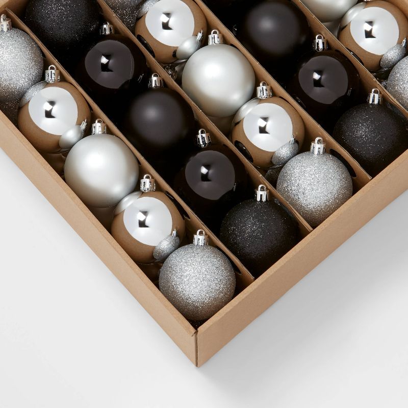 50ct Shatter-Resistant Round Christmas Tree Ornament Set - Wondershop™, 3 of 4