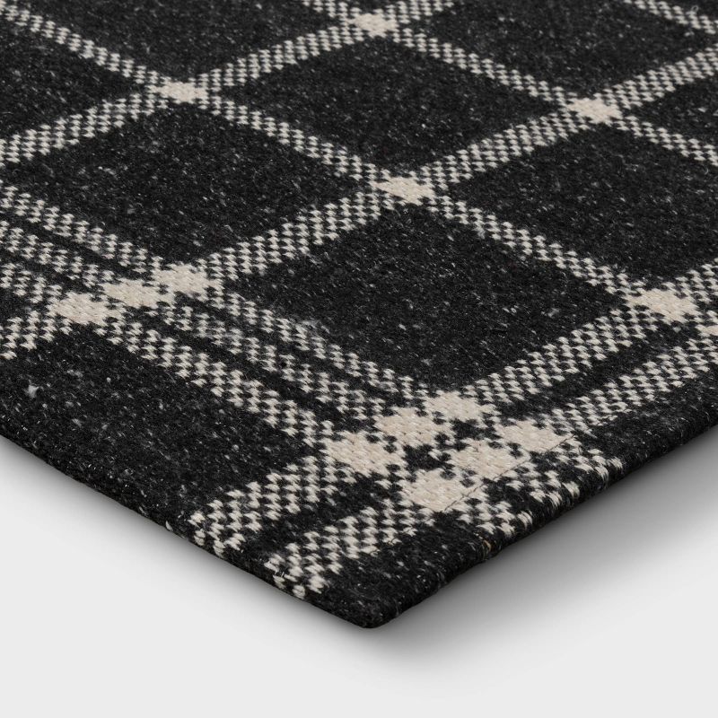 2&#39;x3&#39; Indoor/Outdoor Woven Tapestry Rug Black - Threshold&#8482;, 4 of 11