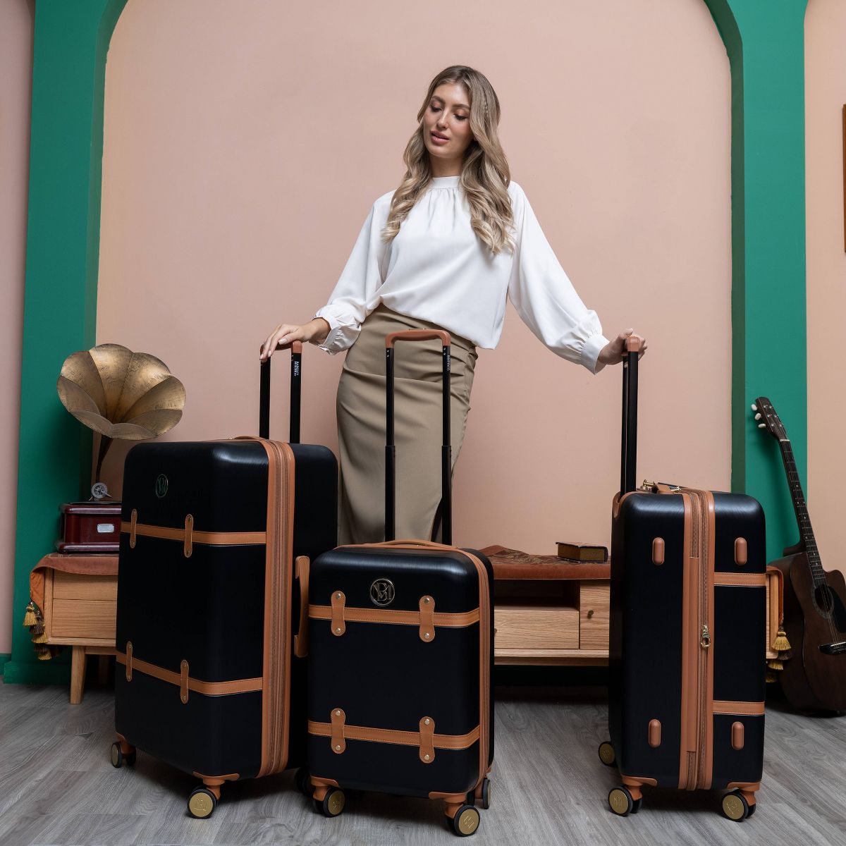 Badgley Mischka Grace 3pc Expandable Hardside Spinner Retro Luggage Set - thumbnail 9