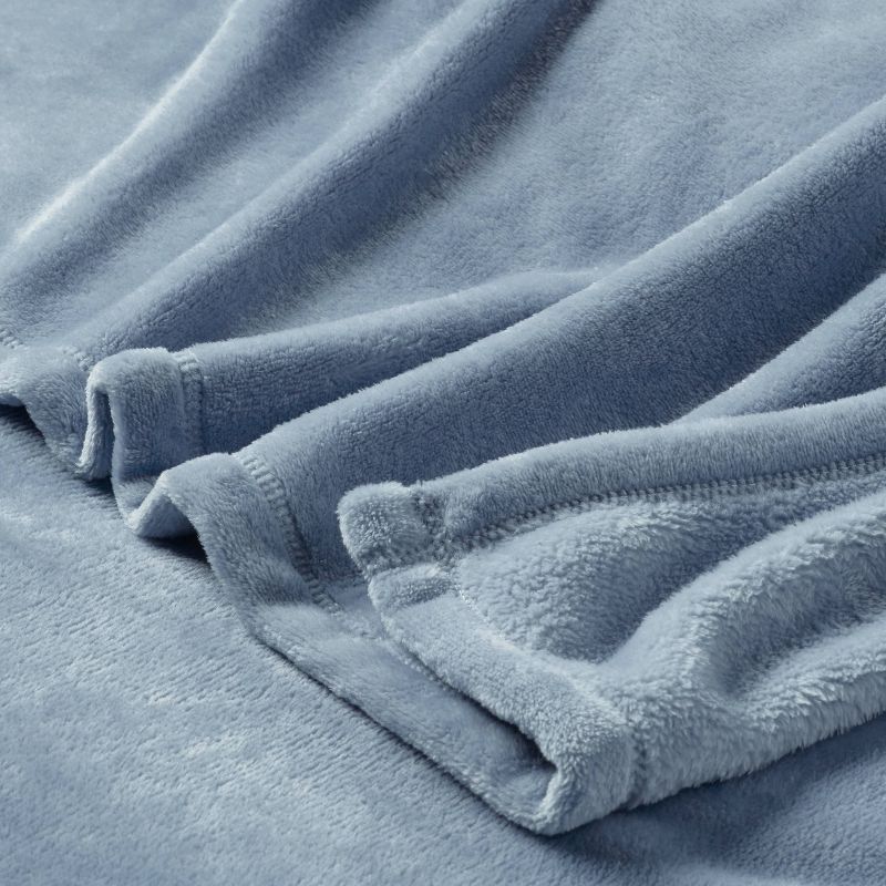 Full/Queen Solid Plush Blanket Blue - Room Essentials&#8482;, 4 of 5