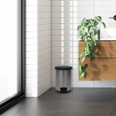 LunaLulinlk 1.5 Gallon Trash Can, Plastic Round Step Indoor Trash Can, Silver