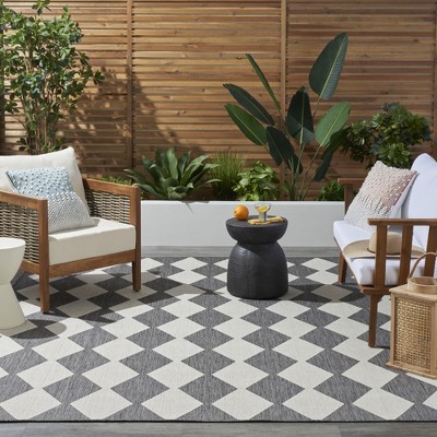 Charcoal and Off-White Diamond Pattern Synthetic 5' x 7' Rug