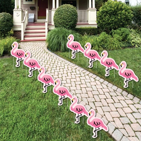 plastic flamingo yard