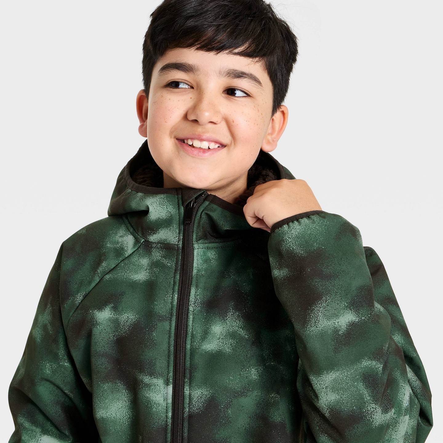 Куртка All In Motion Softshell Fleece Lined Jacket для мальчиков, цвет: Камуфляжный — фото 3