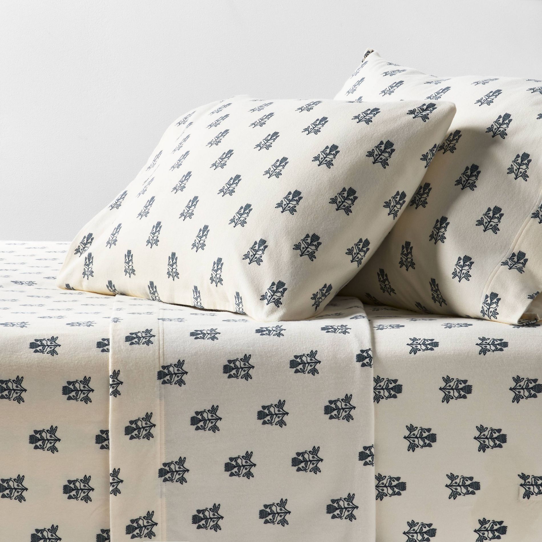 Twin/Twin Extra Long Ultra Soft Flannel Sheet Set Blue Woodblock - Threshold™