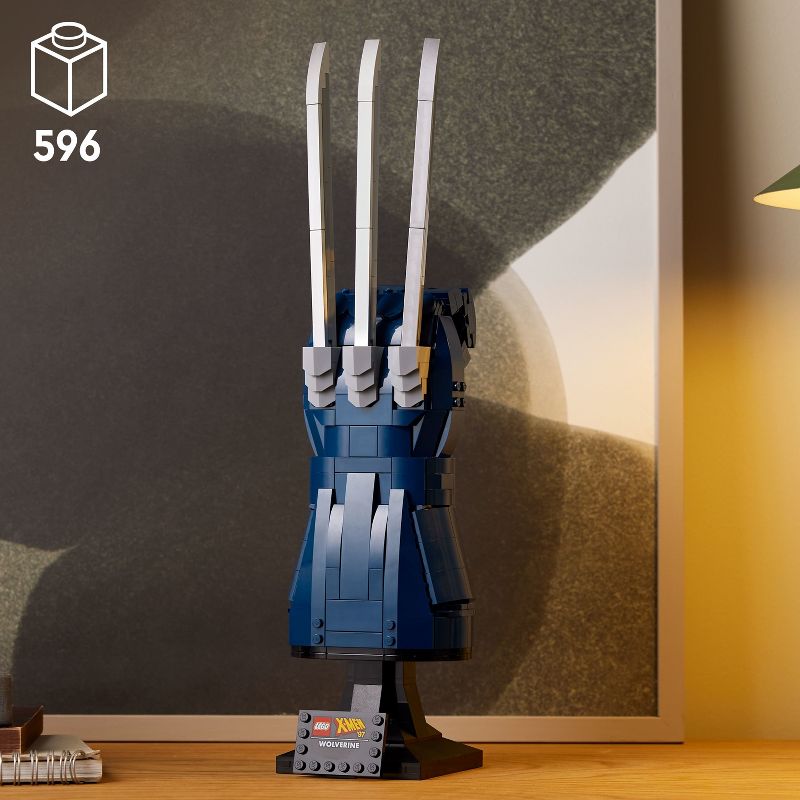 LEGO Marvel Wolverine&#39;s Adamantium Claws Collectible Building Kit; X-Men Glove 76250, 3 of 8