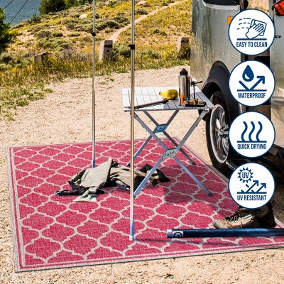 Fuchsia and Light Gray Moroccan Trellis Indoor/Outdoor Rug