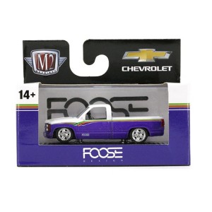 M2 Machines 1990 Chevrolet C1500 Silverado Auto Thentics 1:64 Scale - 1 of 3