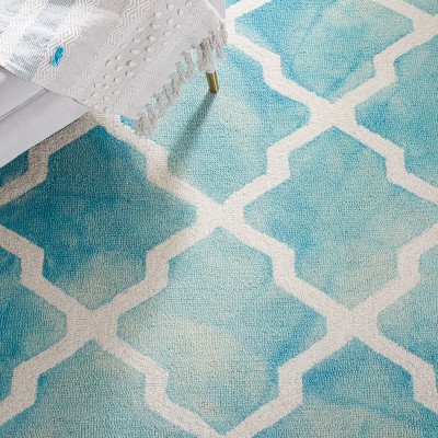 Handmade Ivory Wool Rectangular Tufted Area Rug - 3' x 5'