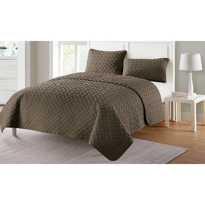 solid brown quilt