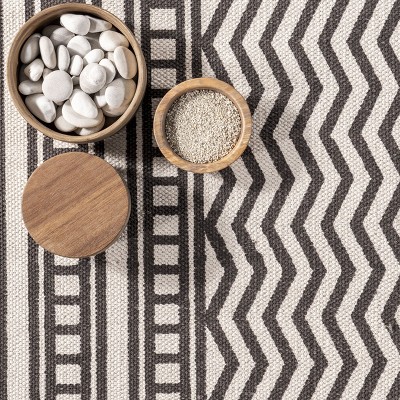 Modern Geometric Black and White Cotton Flat Weave Area Rug 8' x 10'