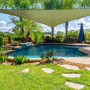 Triangular Shade Sail with Reinforced Corner Rings, Three Tie Ropes and ...