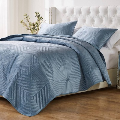 Spa Blue Twin Velvet Reversible Quilt Set with Polyfill