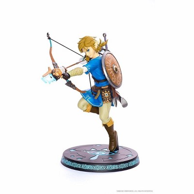 Dark Horse Comics The Legend of Zelda: Breath of the Wild 10" Link Figure