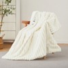 Coucheta Heated Throw Blanket with Faux Rabbit Fur, 4 Heat Levels & 4-Hour Auto Shut-Off, Machine Washable, Over-Heat Protection, ETL & FCC Certified - 3 of 4