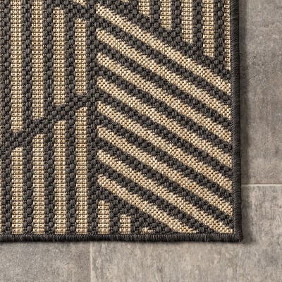Reversible Charcoal Geometric Synthetic 25" Area Rug